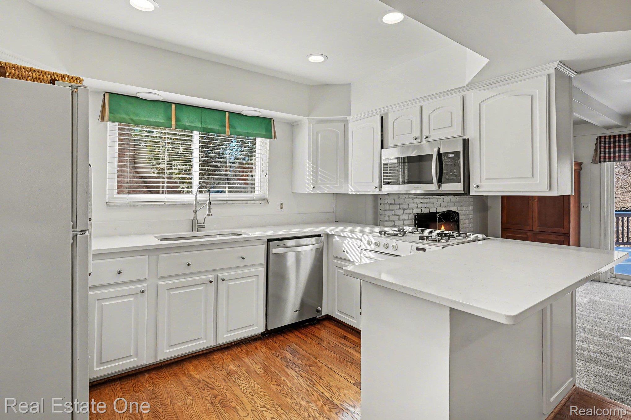 6605 Emerald Lake Drive