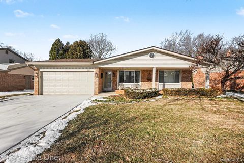 6605 Emerald Lake Drive Troy City MI 48085
