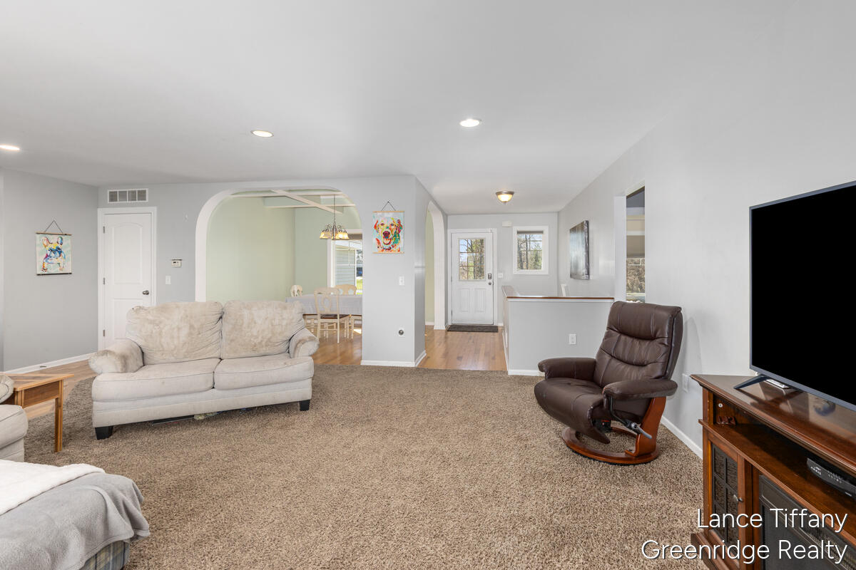 9334 Shaner Avenue NE