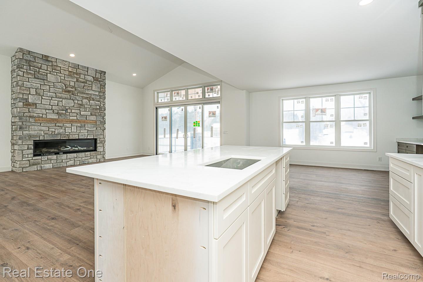 1904 SANDY SHORES Drive