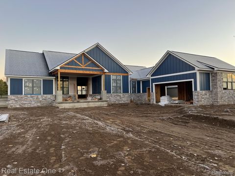 1904 SANDY SHORES Drive Oxford Charter Township MI 48371