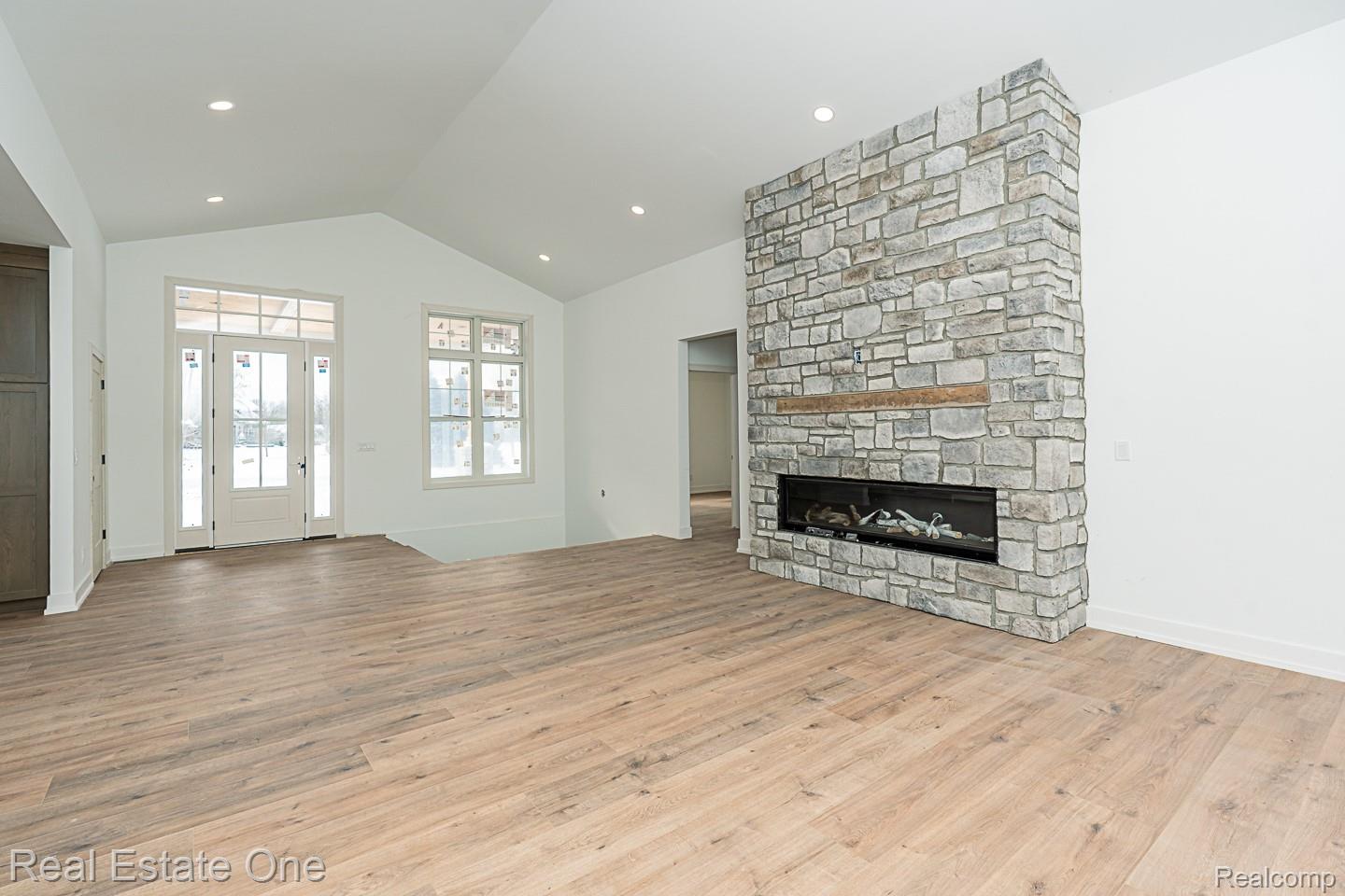 1904 SANDY SHORES Drive