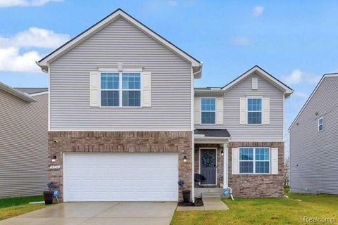 Photo of 9556 NATURE VIEW Lane, Ypsilanti Charter Township, MI 48197 (MLS # 20251042876)