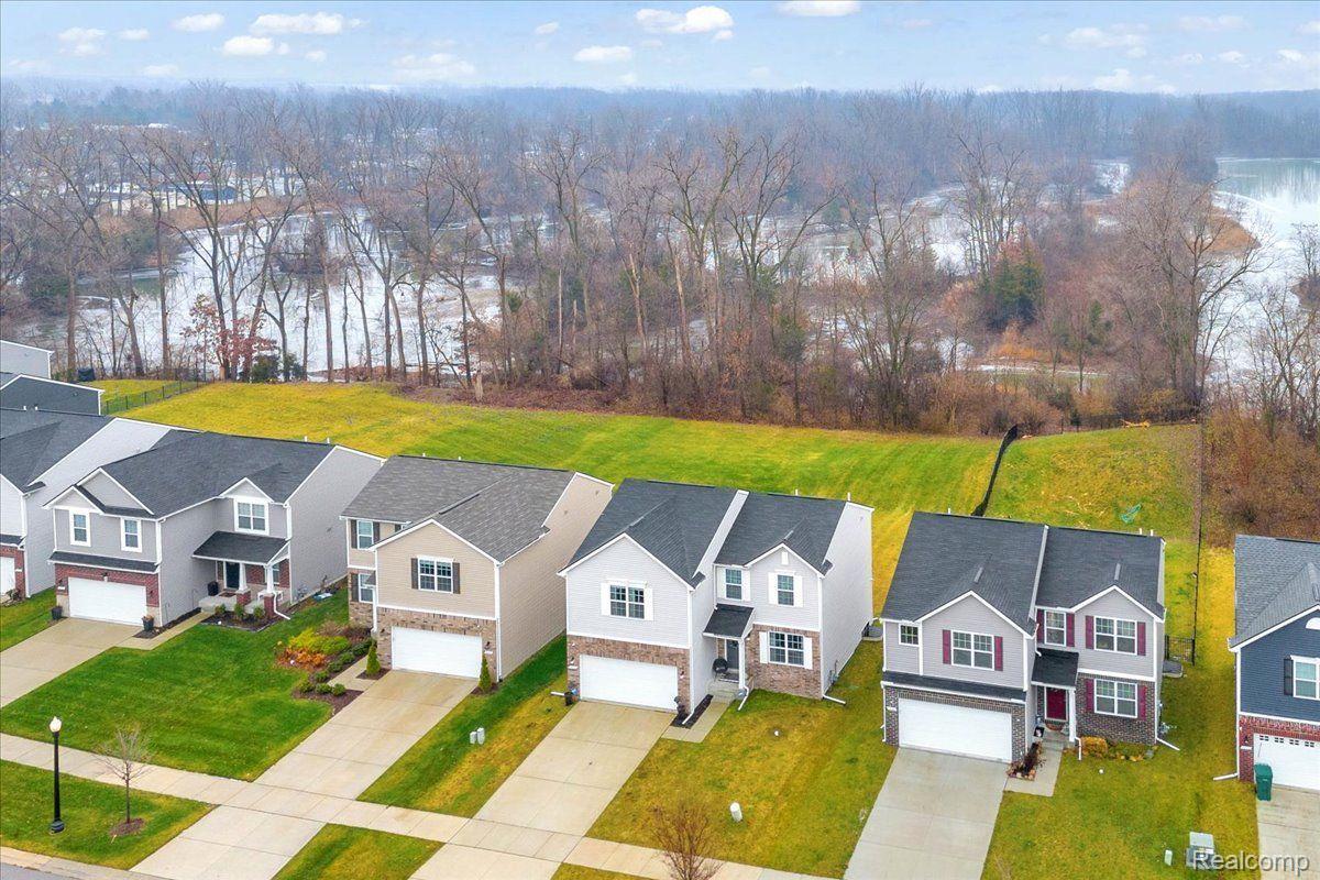 9556 NATURE VIEW Lane