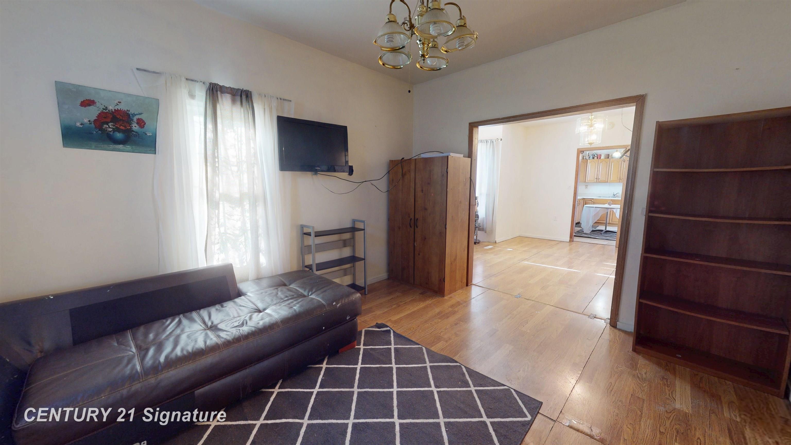 Properties Available 2 - 2 2731 E Holland Avenue