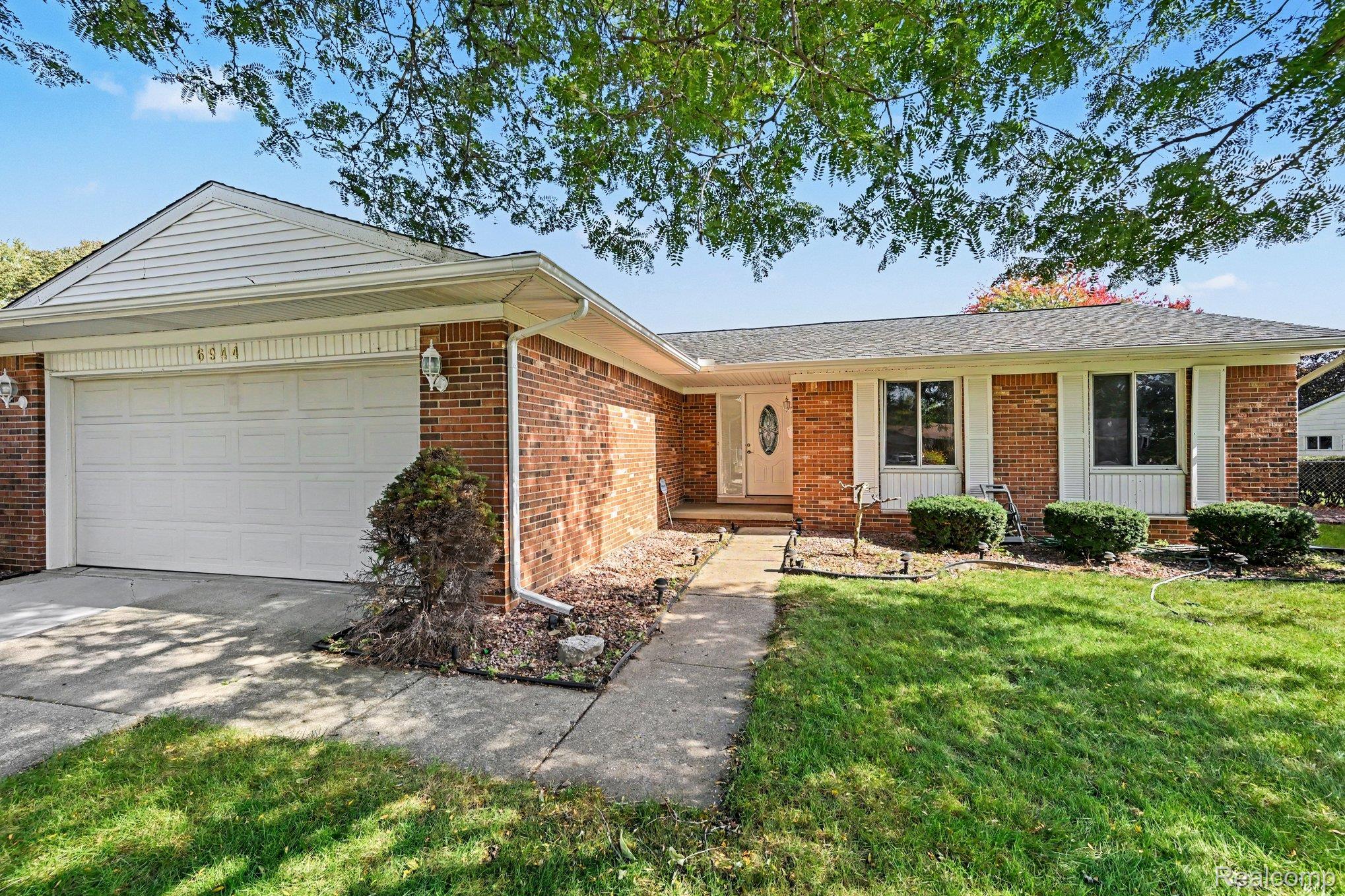 6944 Bunkerhill Lane