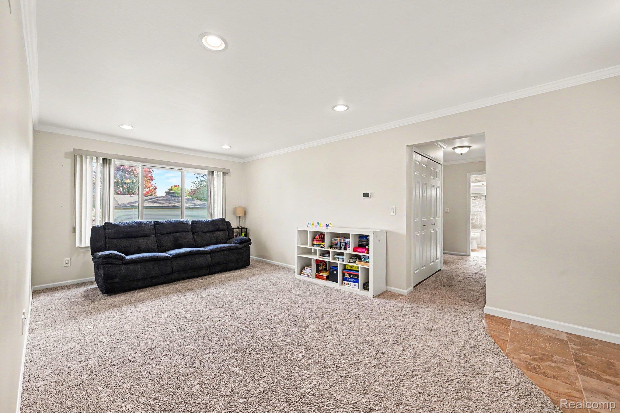 6944 Bunkerhill Lane