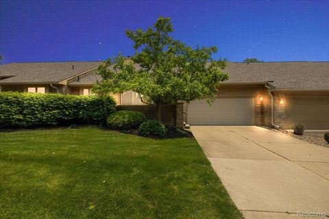 55728 Lorraine Drive 20 Utica City MI 48316