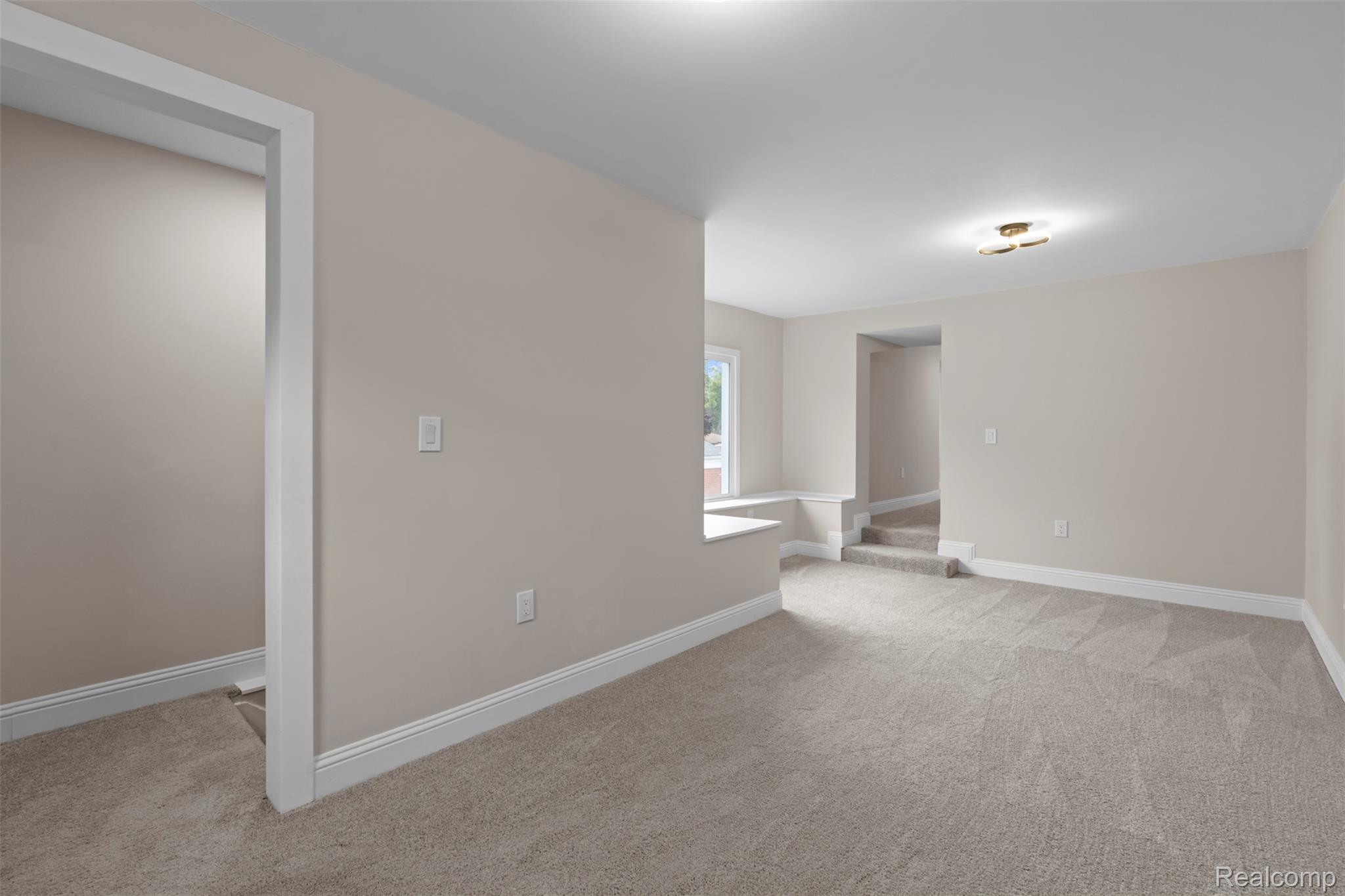 St Clair Shores City, Michigan 48082, United States, 5 Bedrooms Bedrooms, ,3 BathroomsBathrooms,Residential,Active,208886