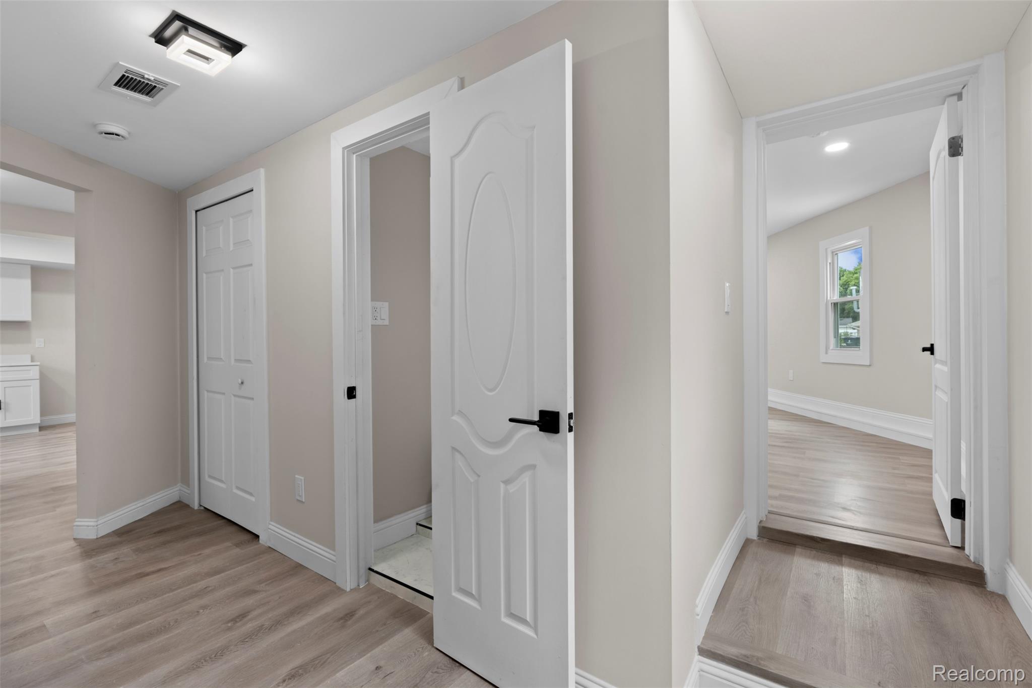 St Clair Shores City, Michigan 48082, United States, 5 Bedrooms Bedrooms, ,3 BathroomsBathrooms,Residential,Active,208886