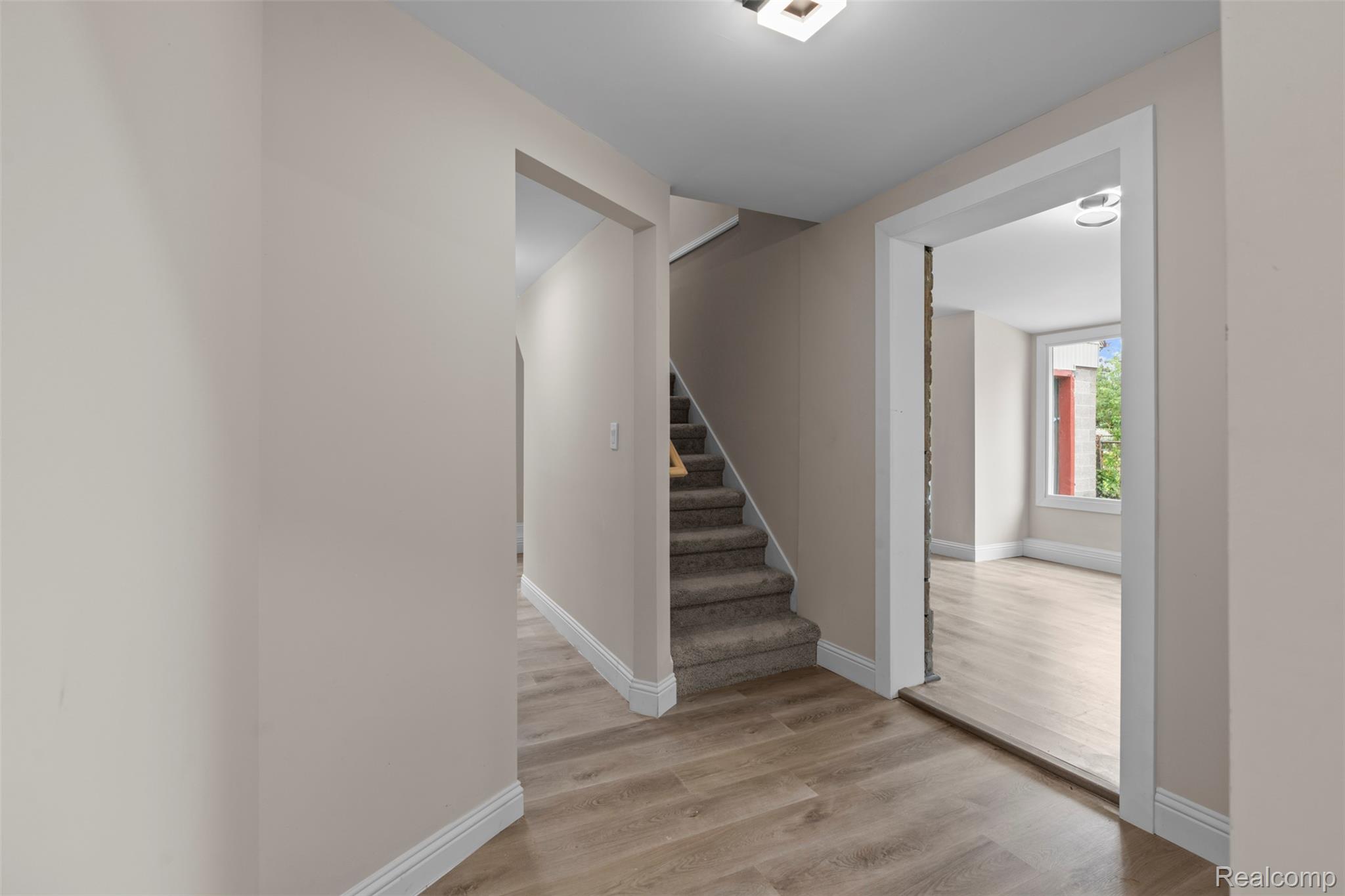 St Clair Shores City, Michigan 48082, United States, 5 Bedrooms Bedrooms, ,3 BathroomsBathrooms,Residential,Active,208886