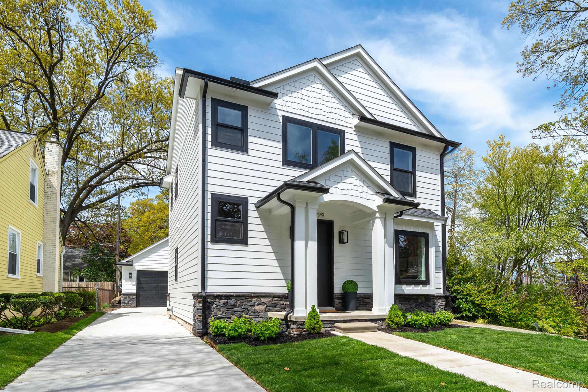 1929 BROOKWOOD Avenue