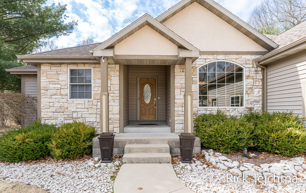 2055 Rambling Oak Drive