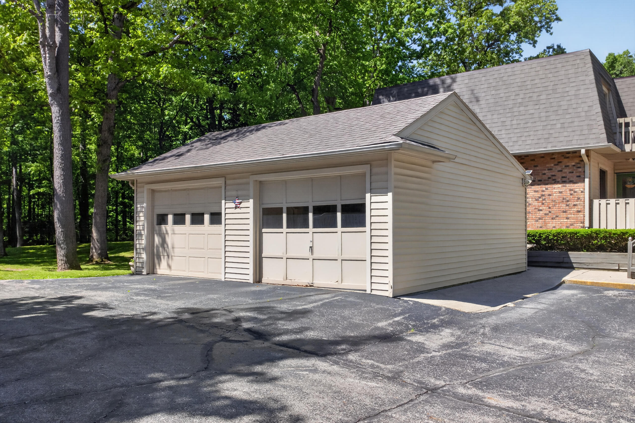 7047 Mckay Road