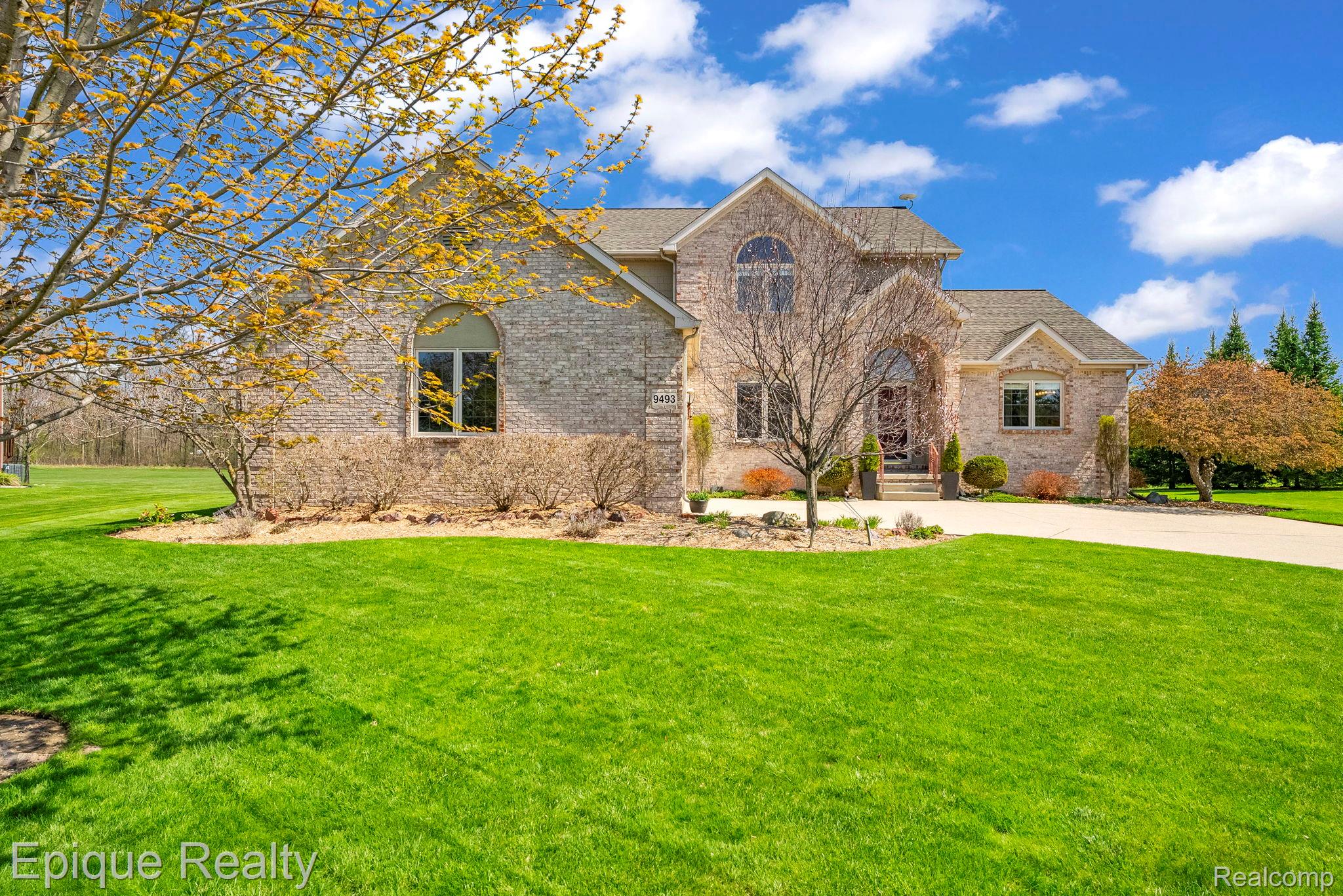 9493 Aspen View Drive