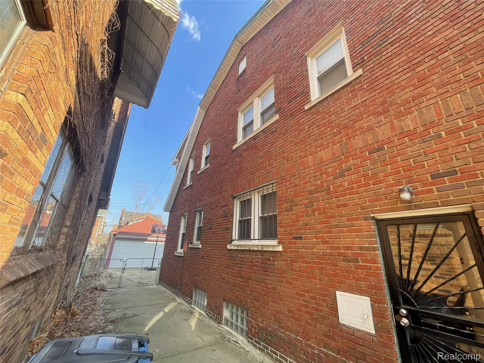 17152 Santa Rosa Drive