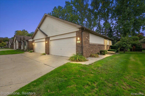 20470 LONGWOOD DR, CLINTON TOWNSHIP, MI 48038 - Image 57dba85e5ff46e657e8d6a47399befb9/139963289