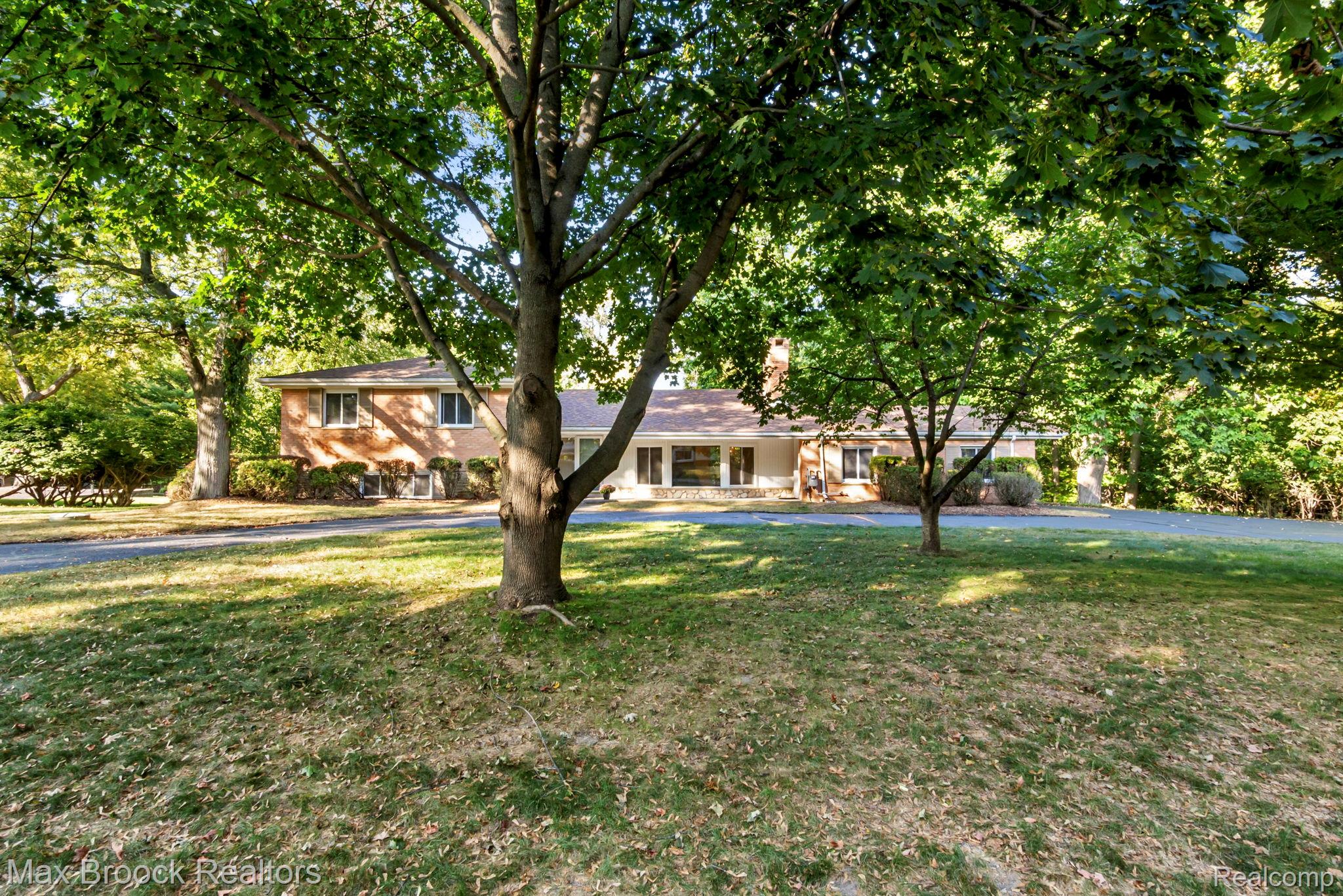 30320 Pondsview Drive