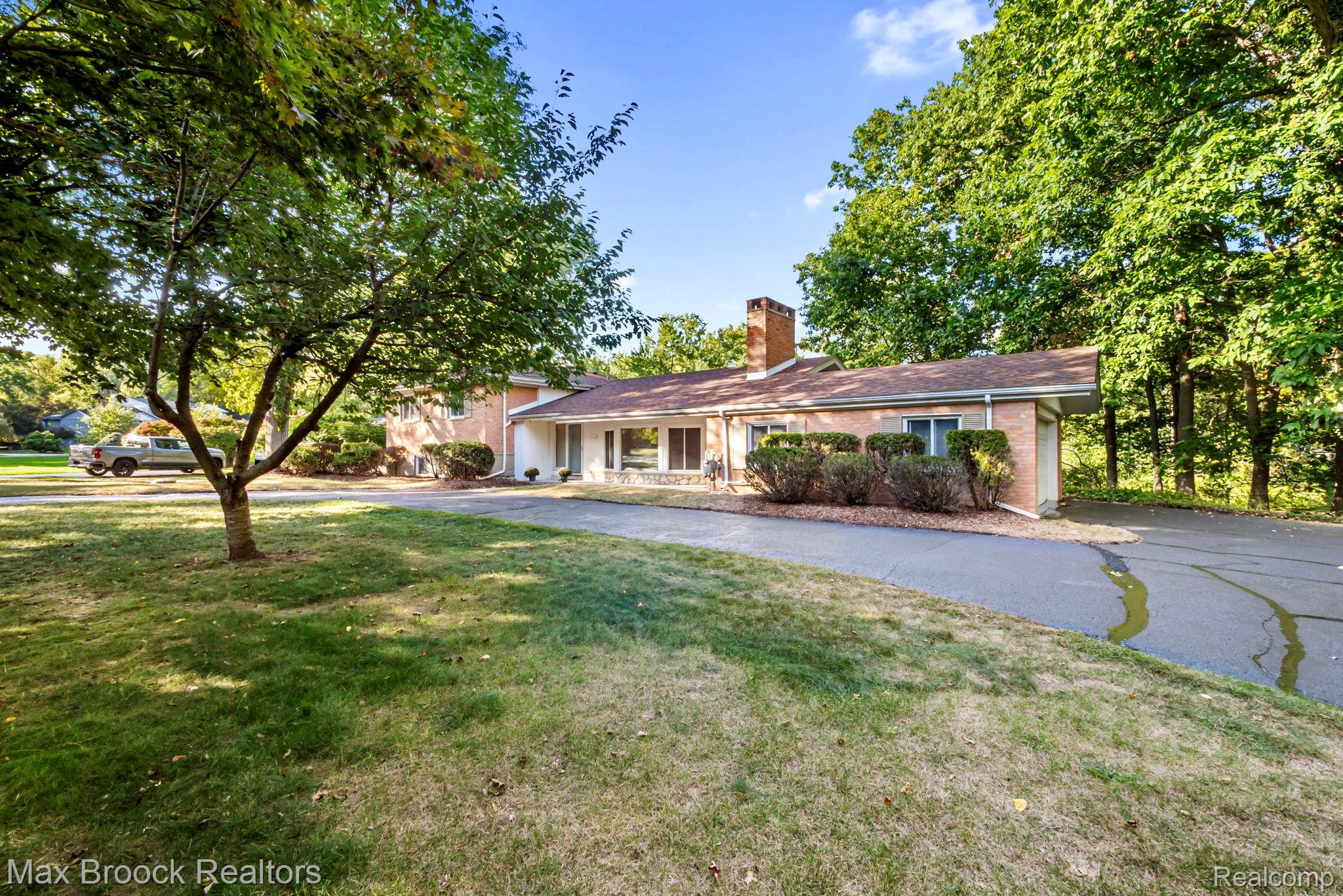 30320 Pondsview Drive
