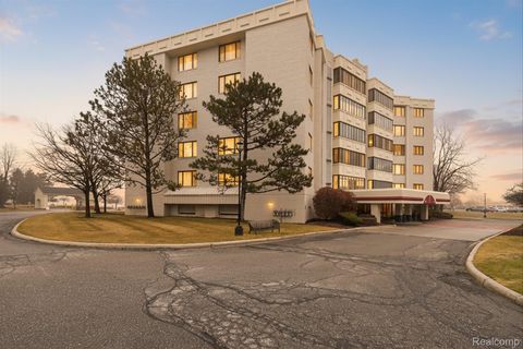 43100 12 Oaks Crescent Drive 2033 Novi City MI 48377