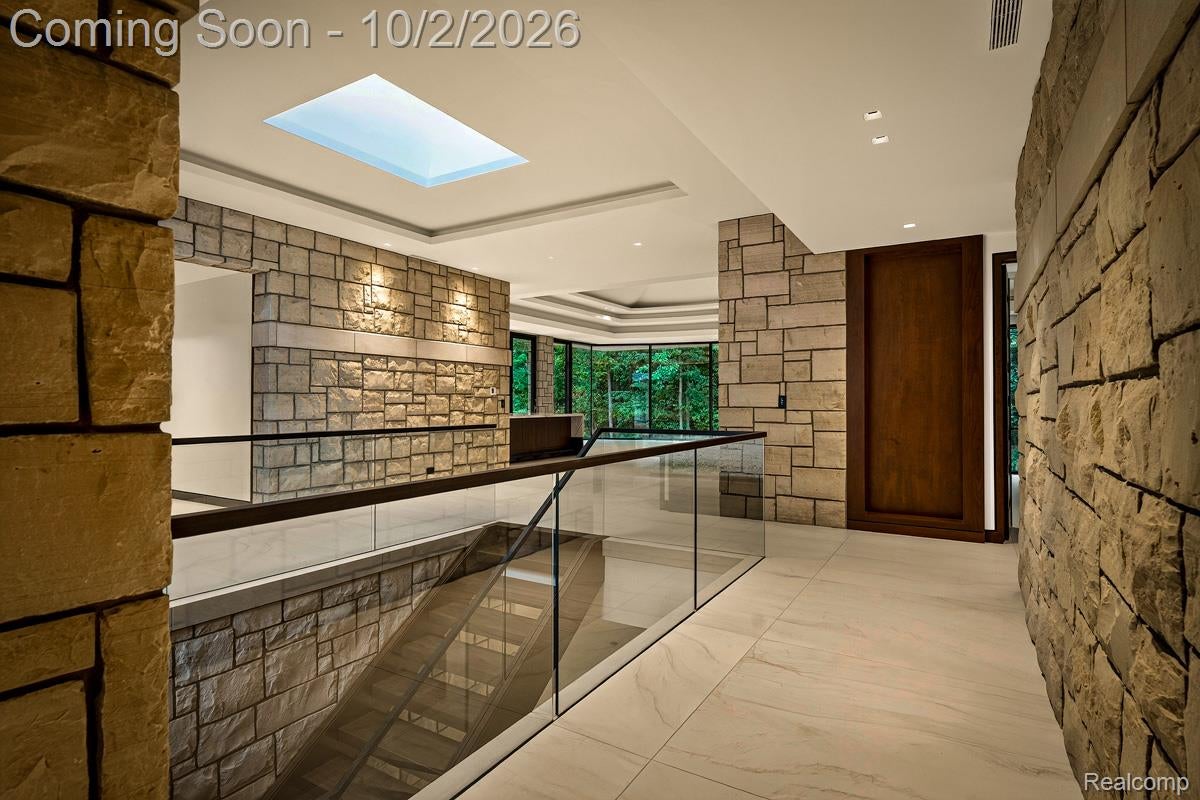 3075 High Hillcrest Drive