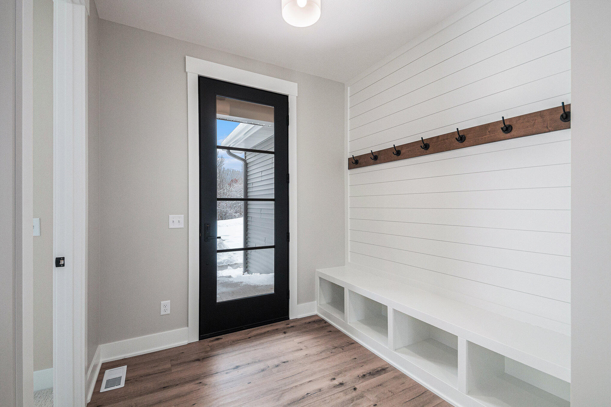 2727 Bridge Place Drive NE