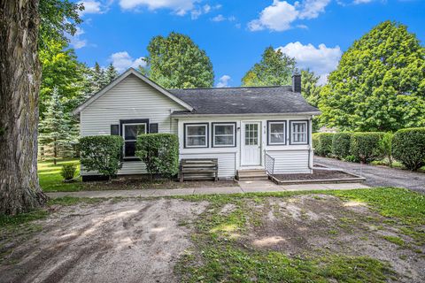 418 W North Street Tekonsha Village MI 49092