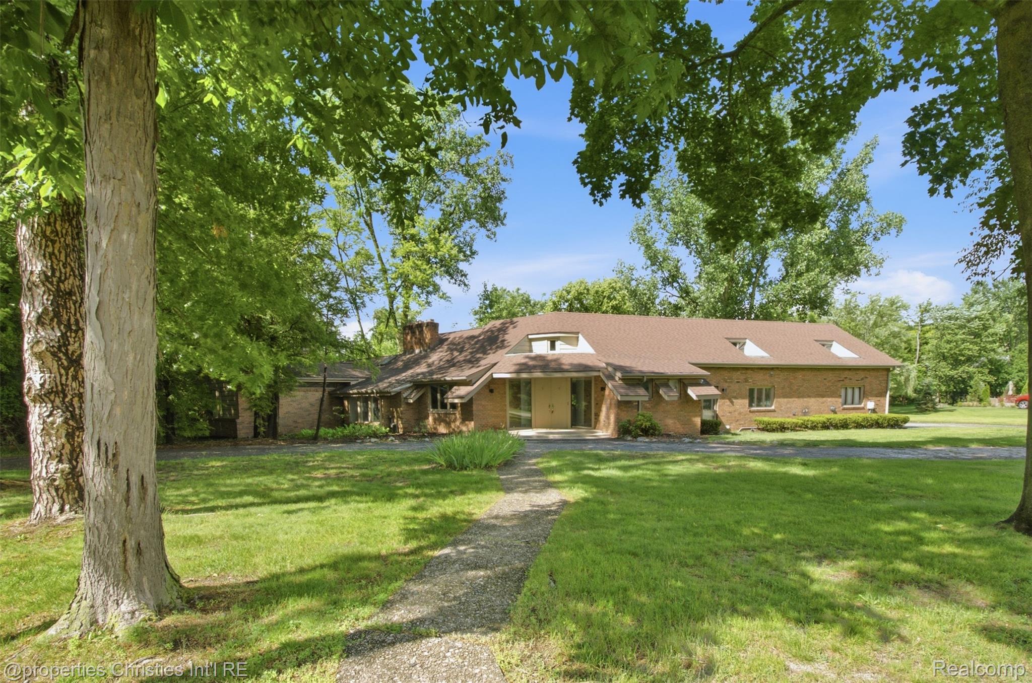 25310 Canterbury Road