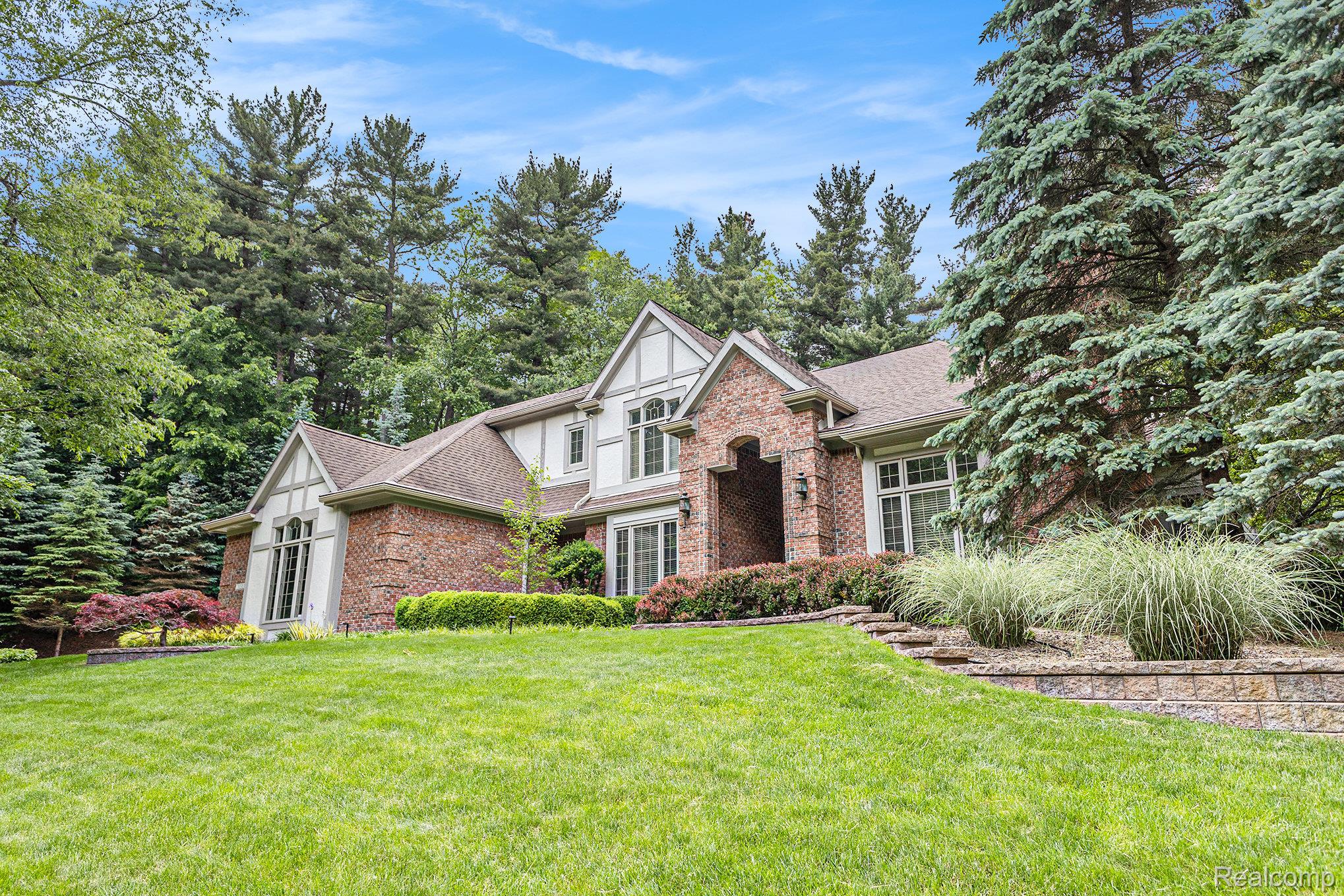 3050 High Hillcrest Drive