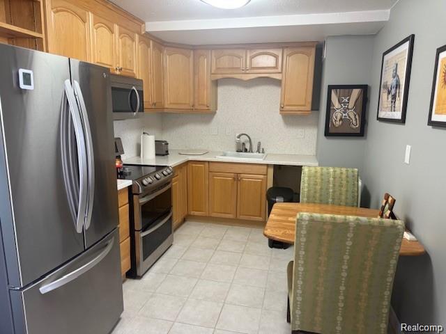 8900 E Jefferson Avenue 916