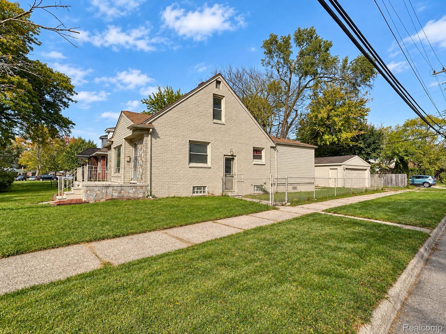563 Sunningdale Drive