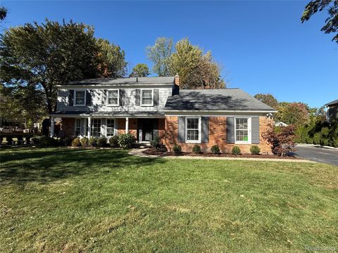 Photo of 31244 Old Stage Road, Beverly Hills Village, MI 48025 (MLS # 20261019935)