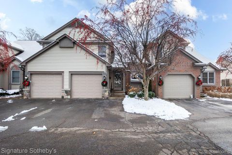 424 Oak Run Court 11 Royal Oak City MI 48073