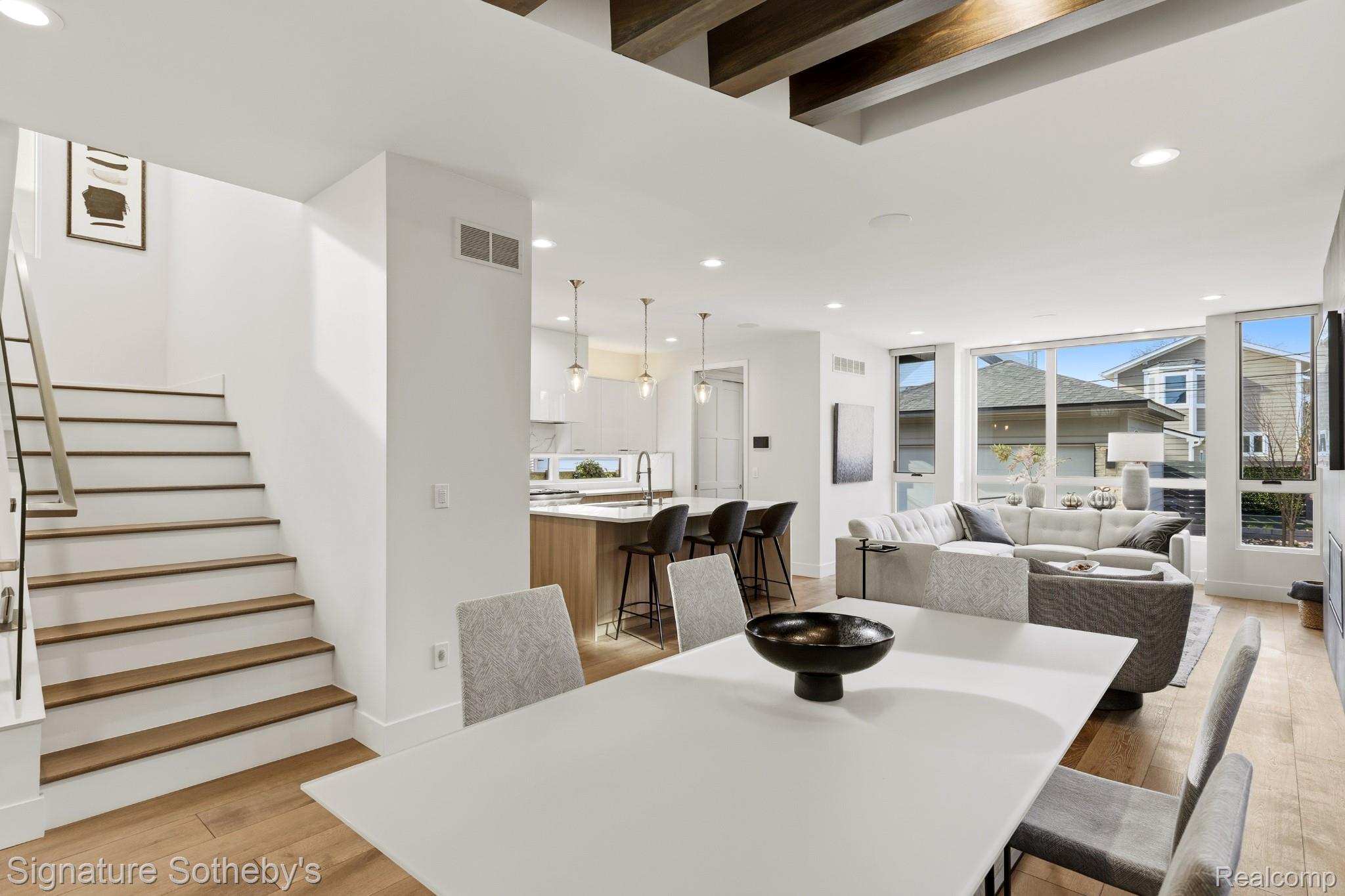 1580 Henrietta Street