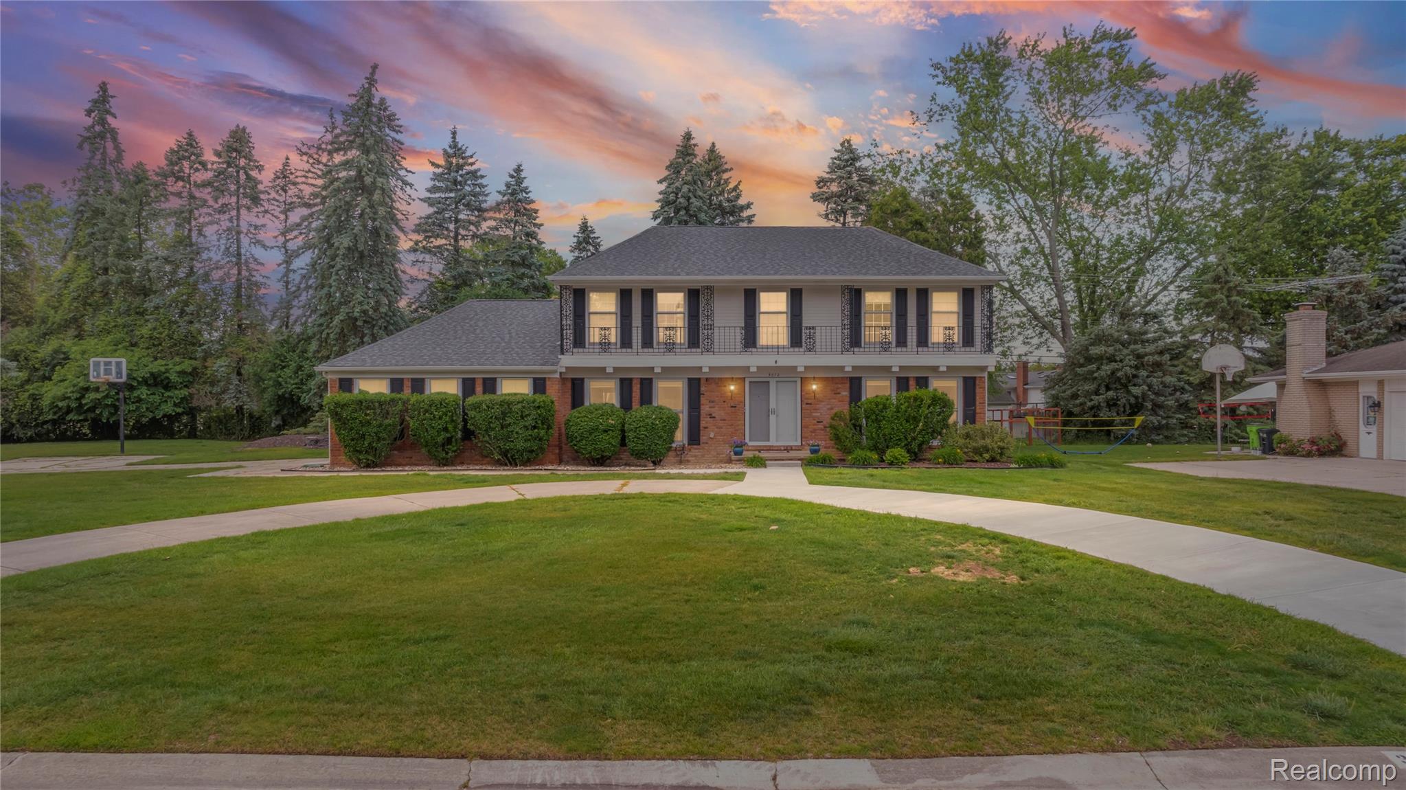 3072 Brewster
