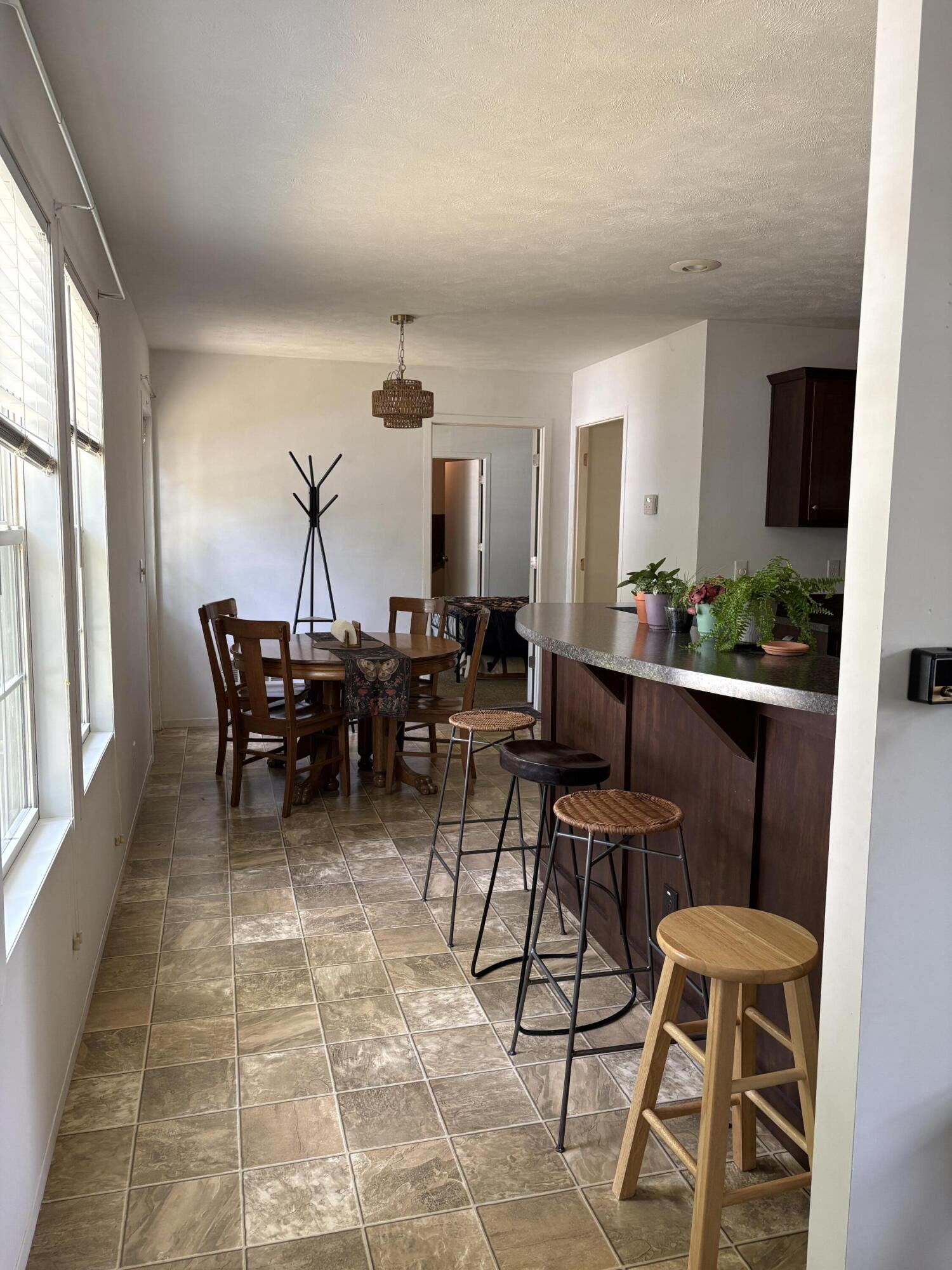 490 S Sunshine Lane