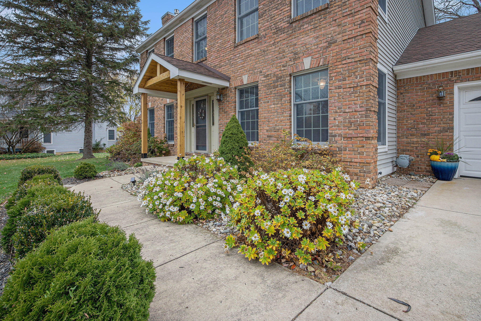 1374 Provincial Drive