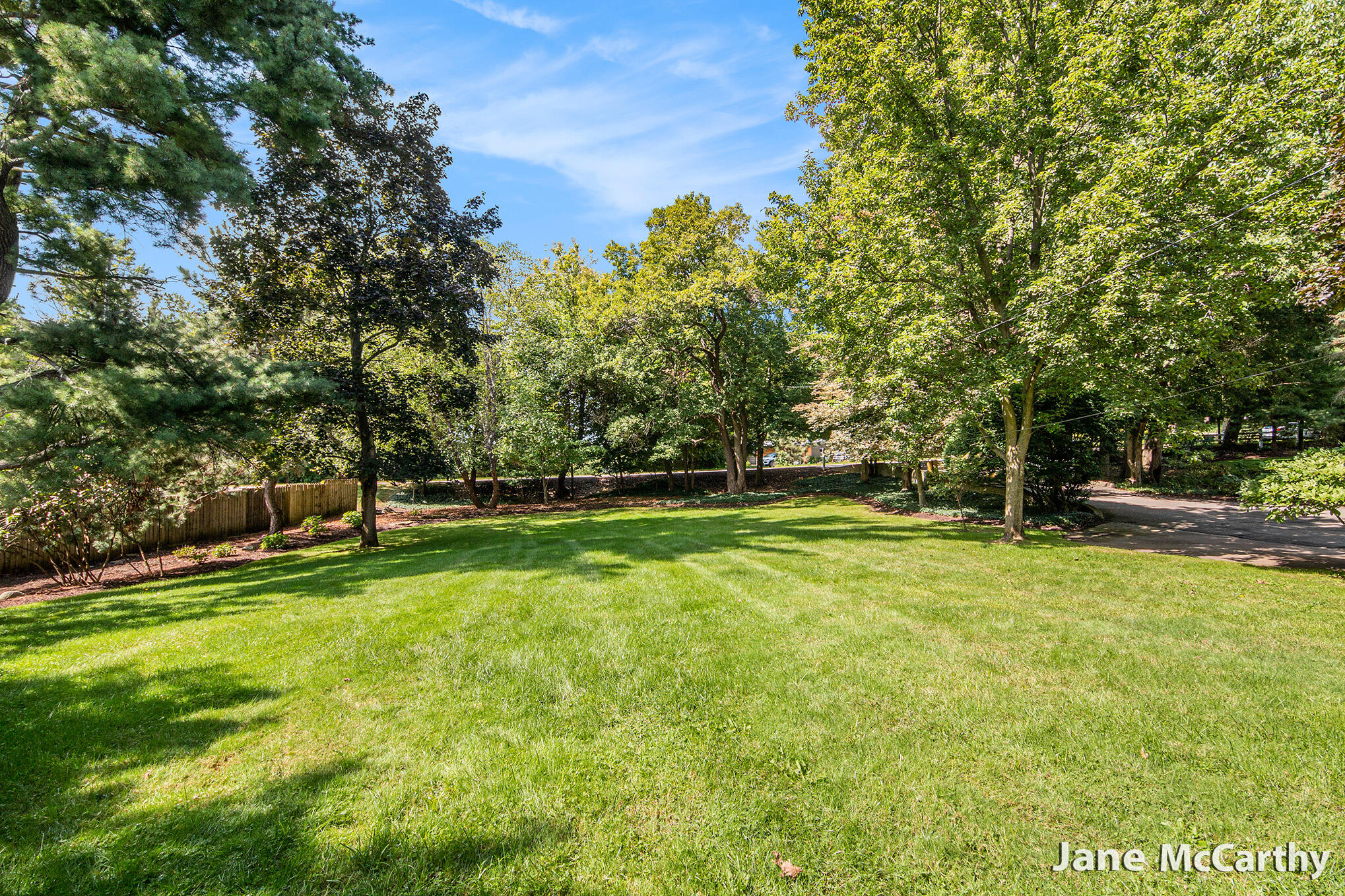 270 Lakeside Drive SE