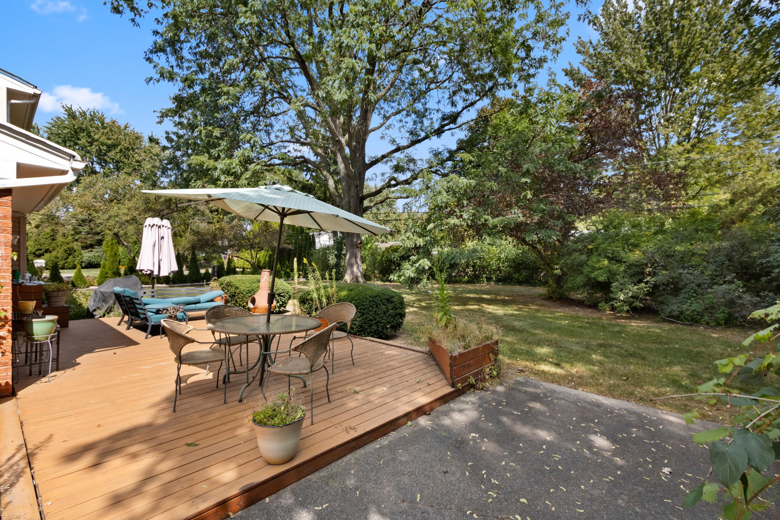 6843 Leslee Crest Drive