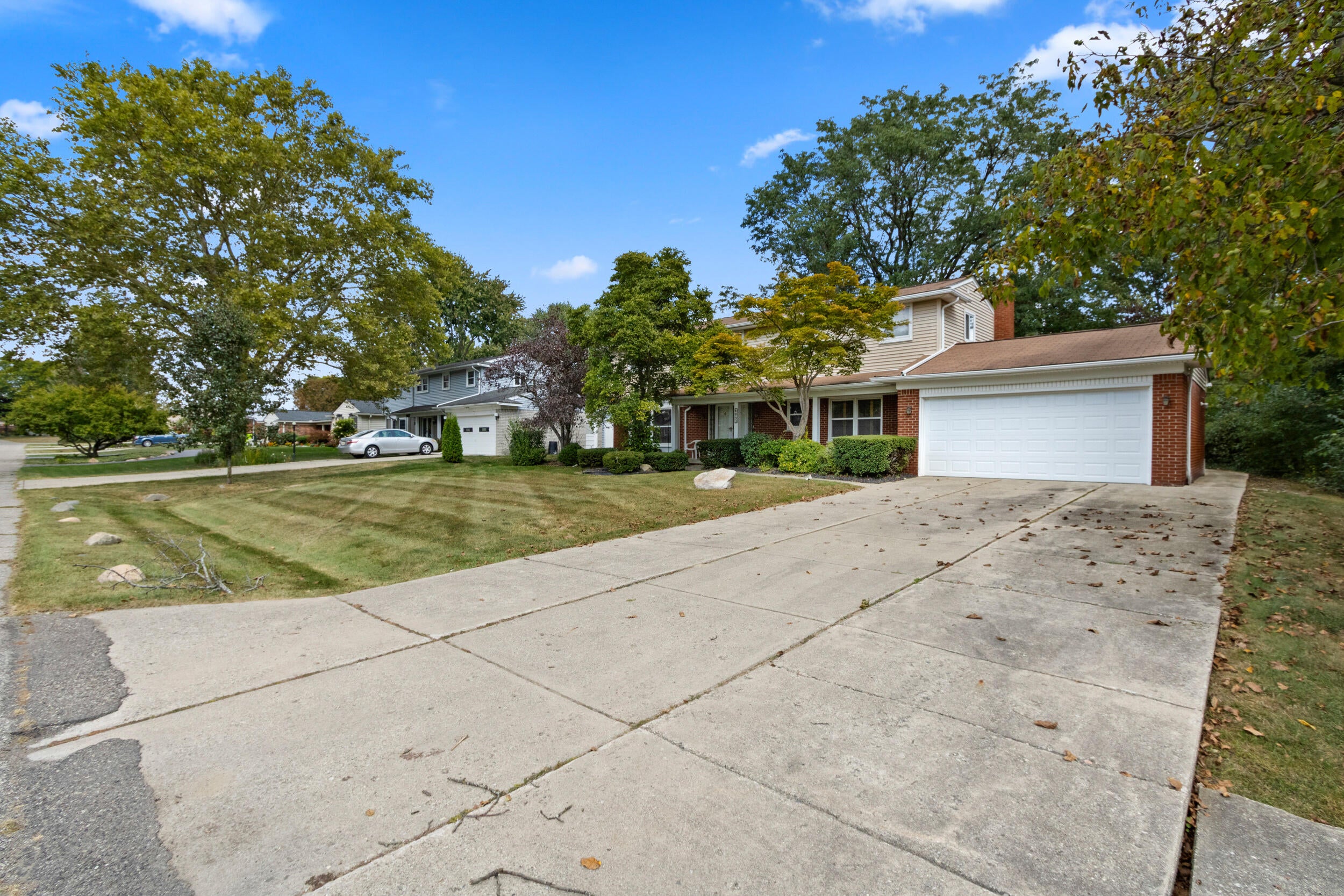 6843 Leslee Crest Drive