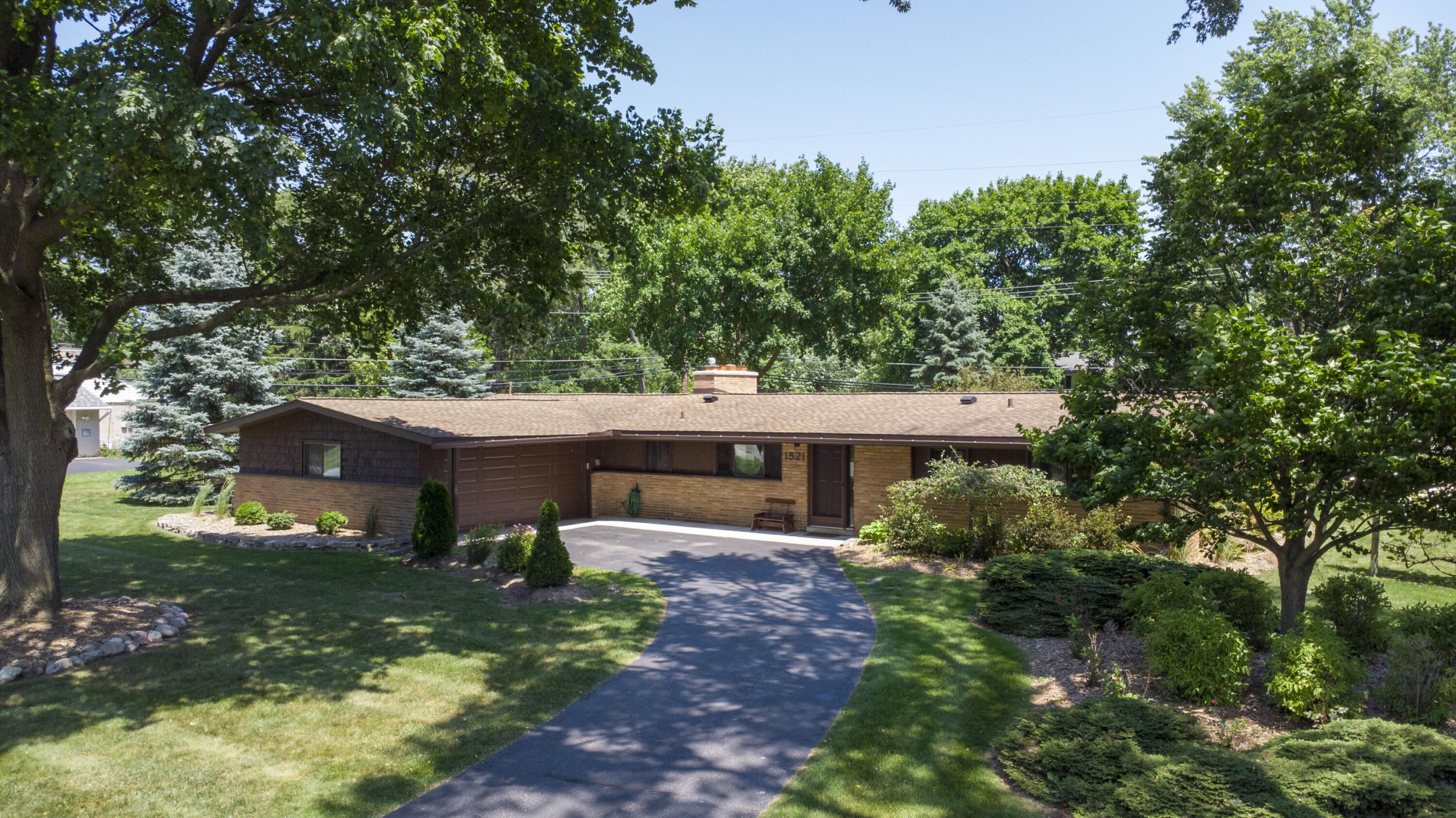 1521 Ledbury Drive