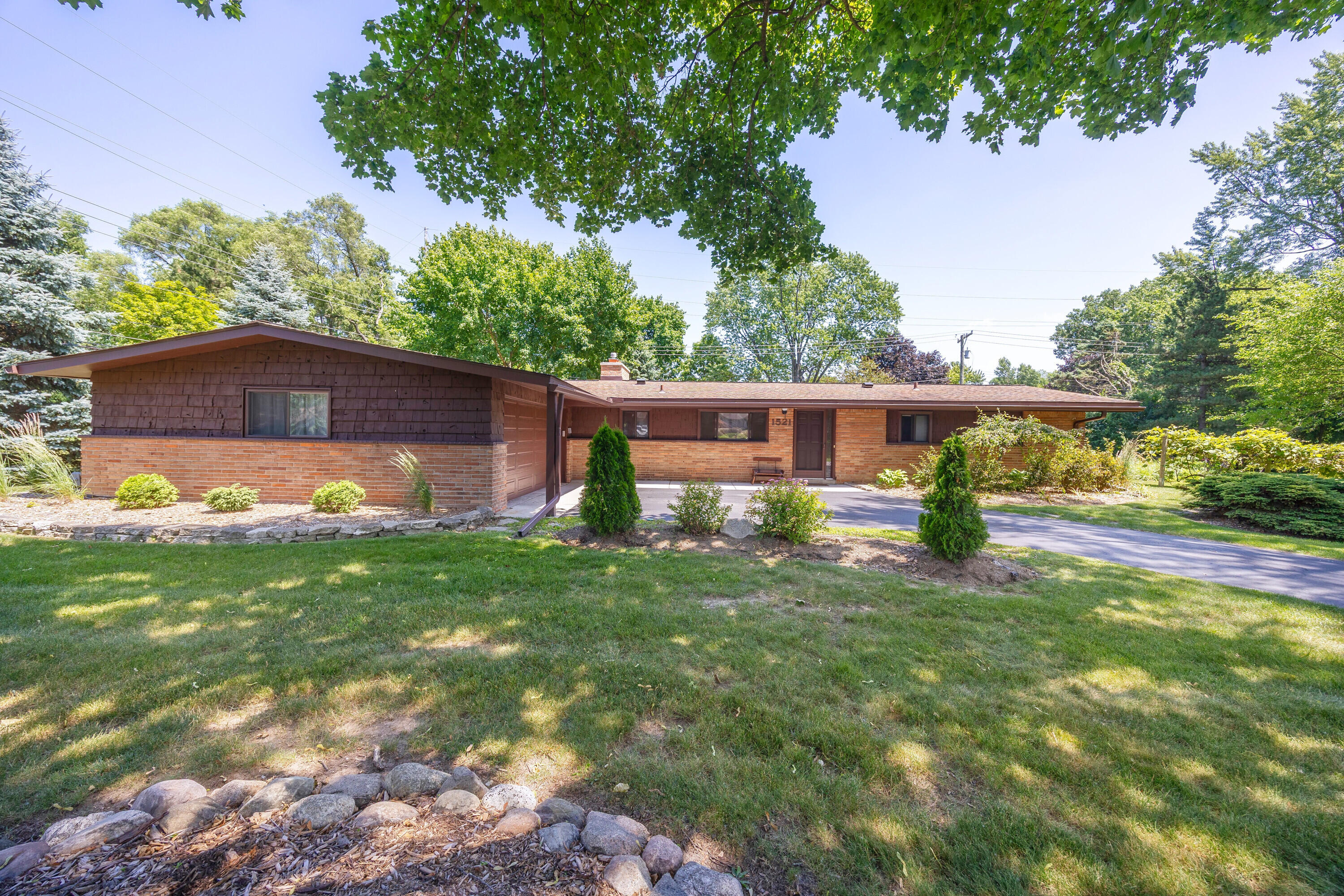1521 Ledbury Drive