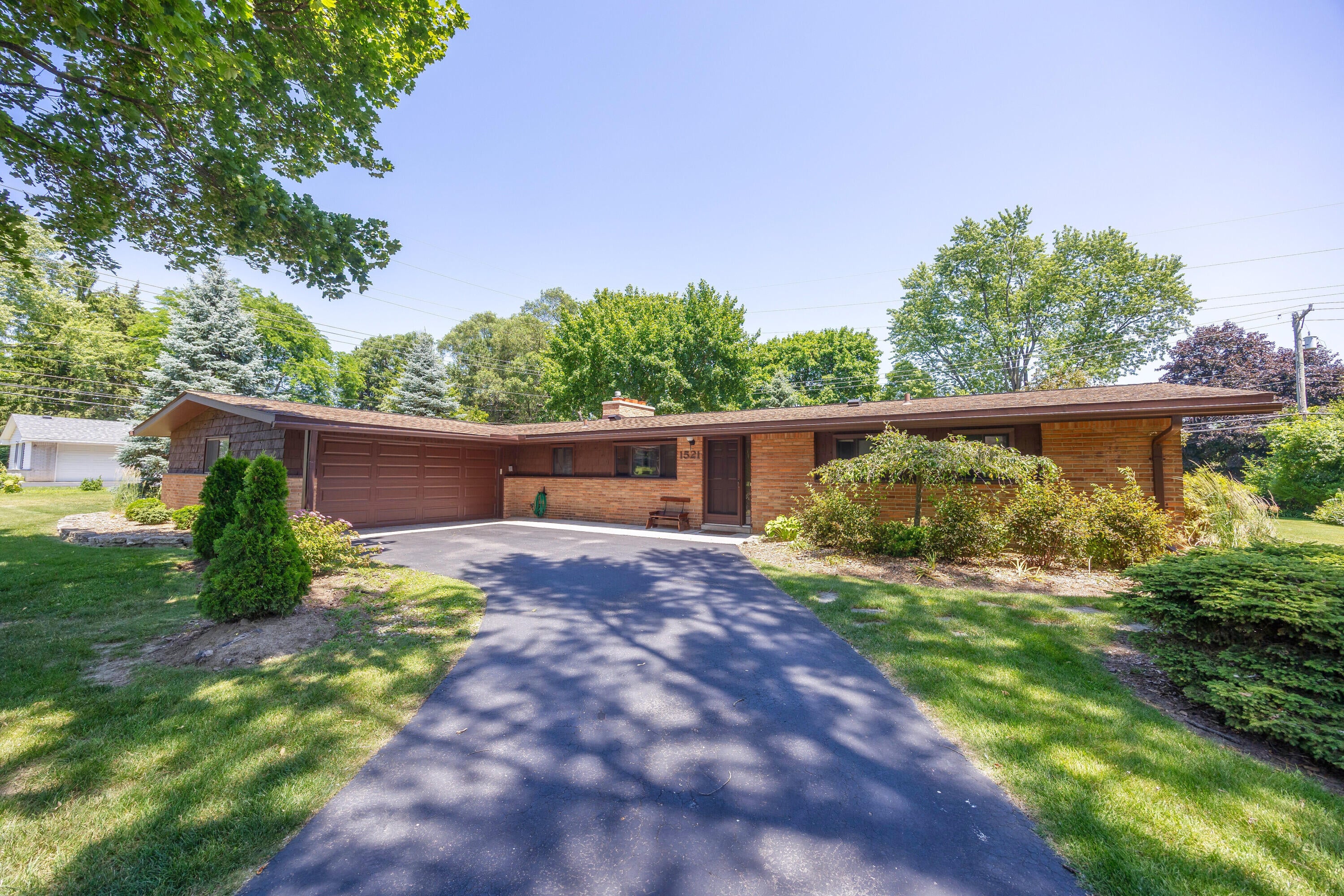 1521 Ledbury Drive