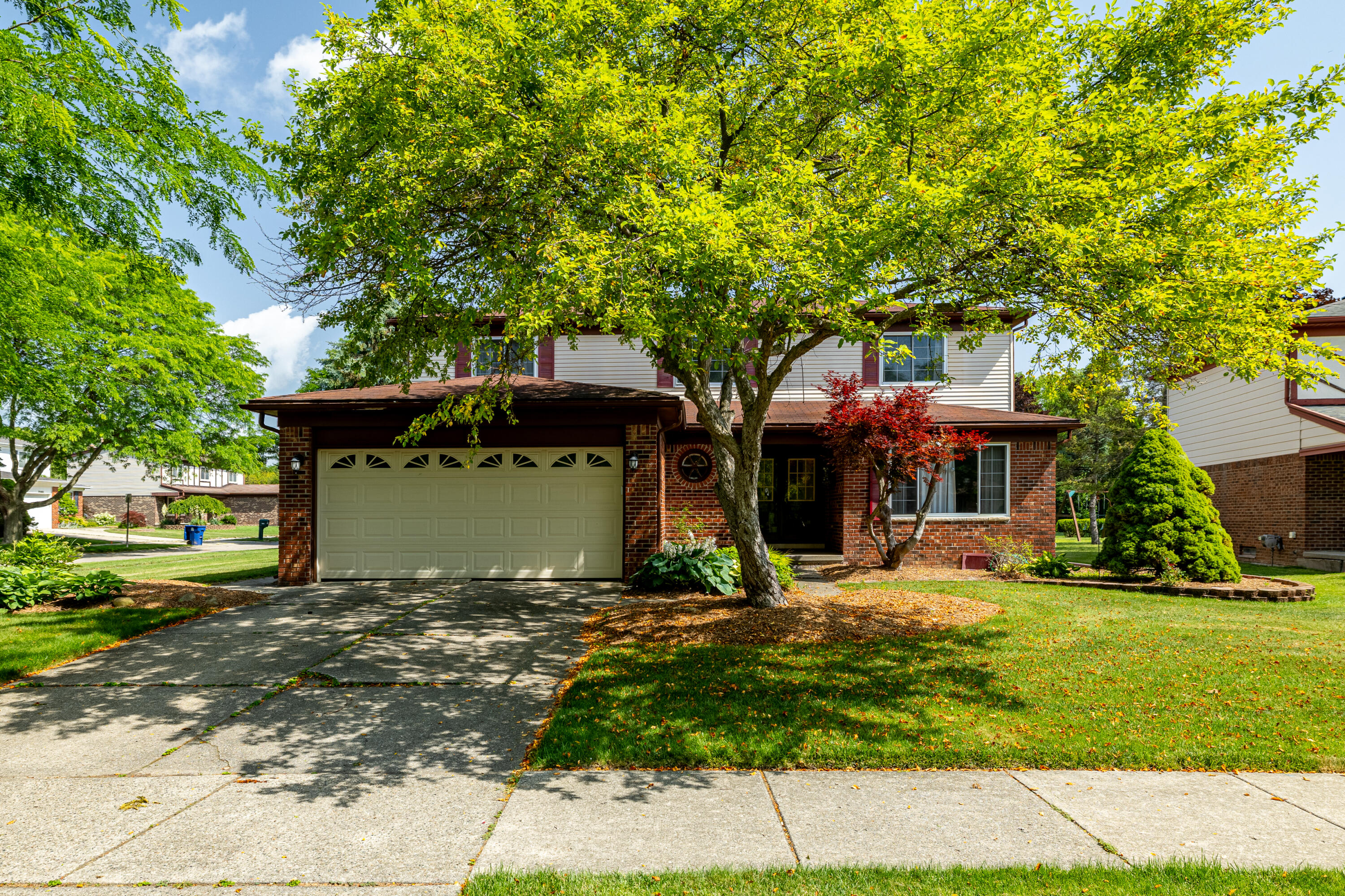 45692 Holmes Drive