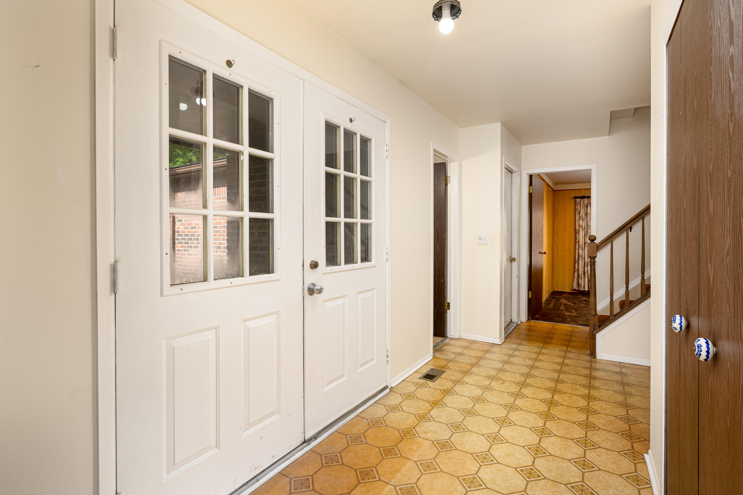 45692 Holmes Drive