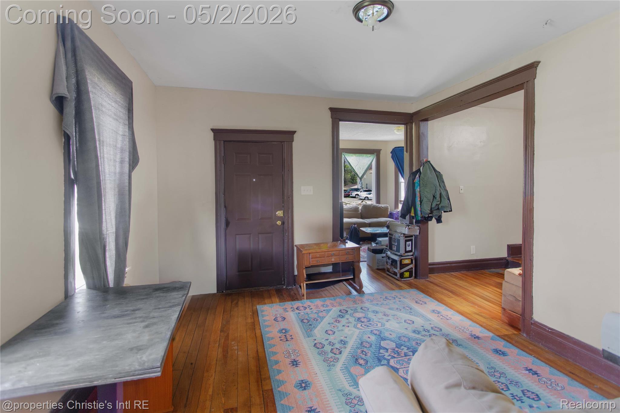 1945 E Grand Boulevard