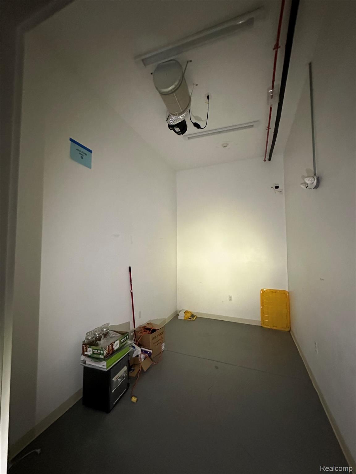 3049 S Dog Track Road