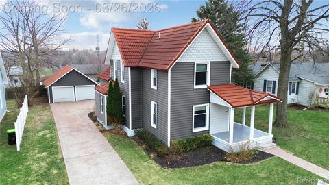 404 N Adelaide Street Fenton City MI 48430