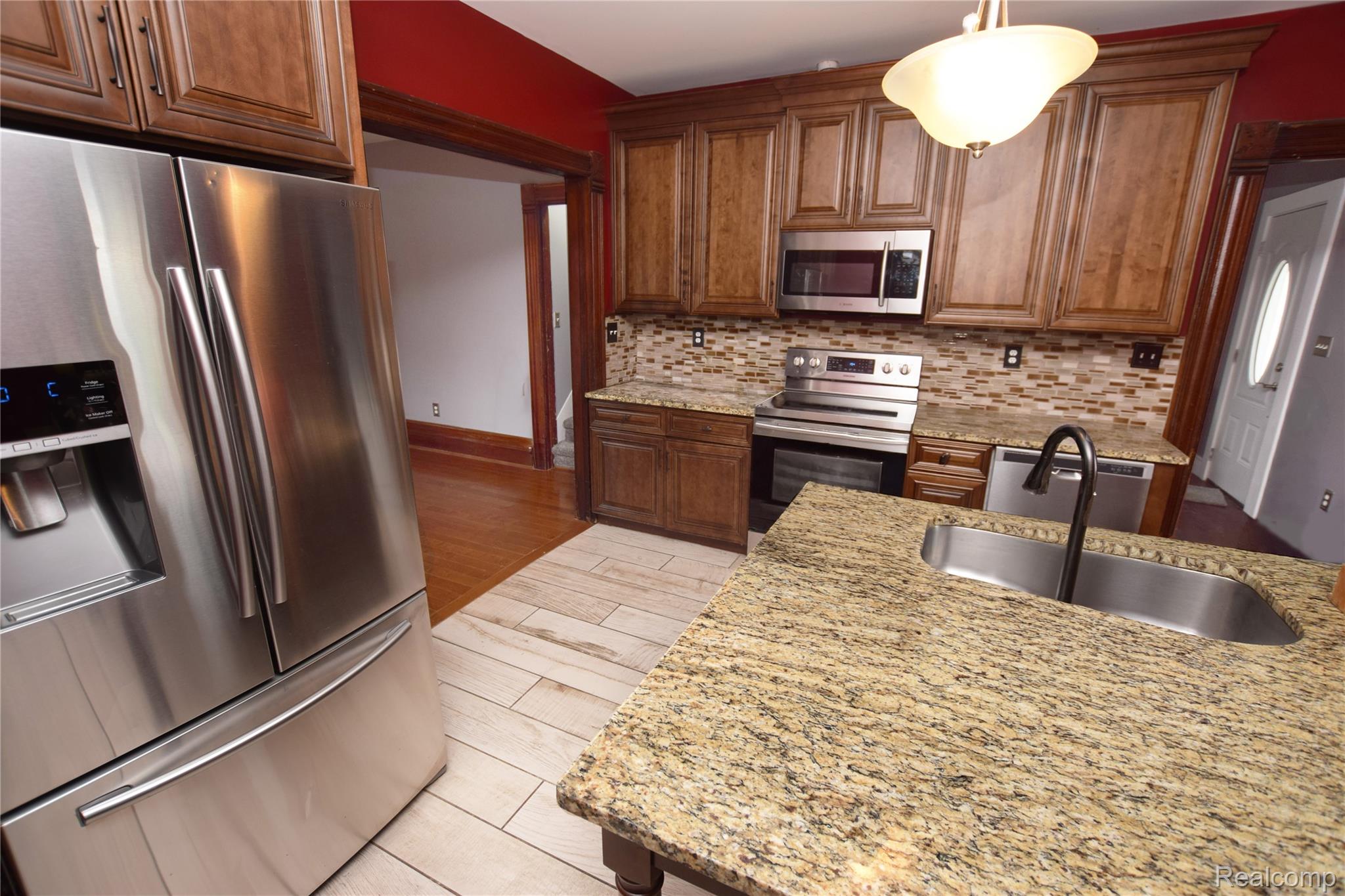 404 N Adelaide Street