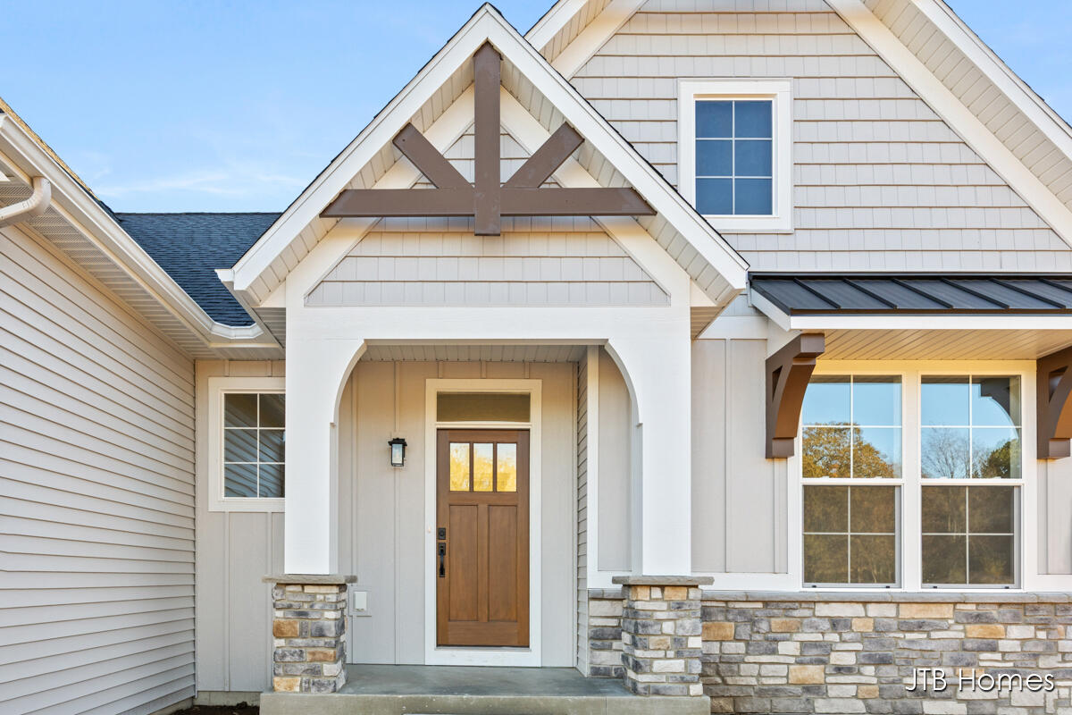 2020 Fallasburg Park Drive NE 1